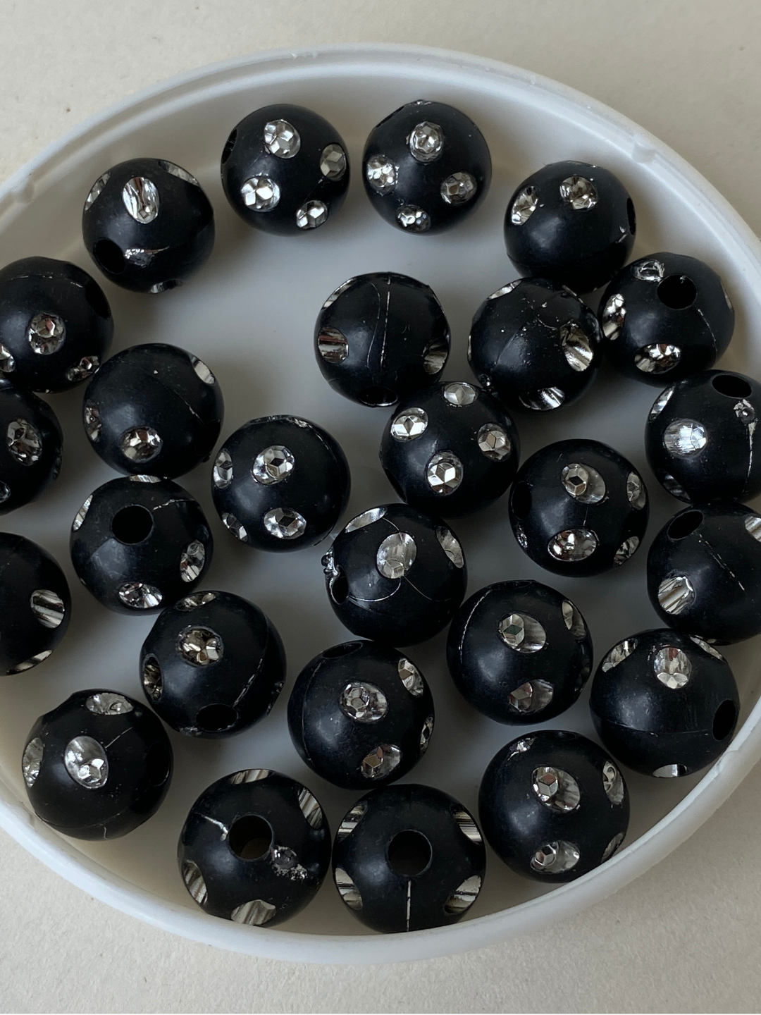 Black Round Beads with Diamante Detail – Pre-Loved Jewellery Supplies