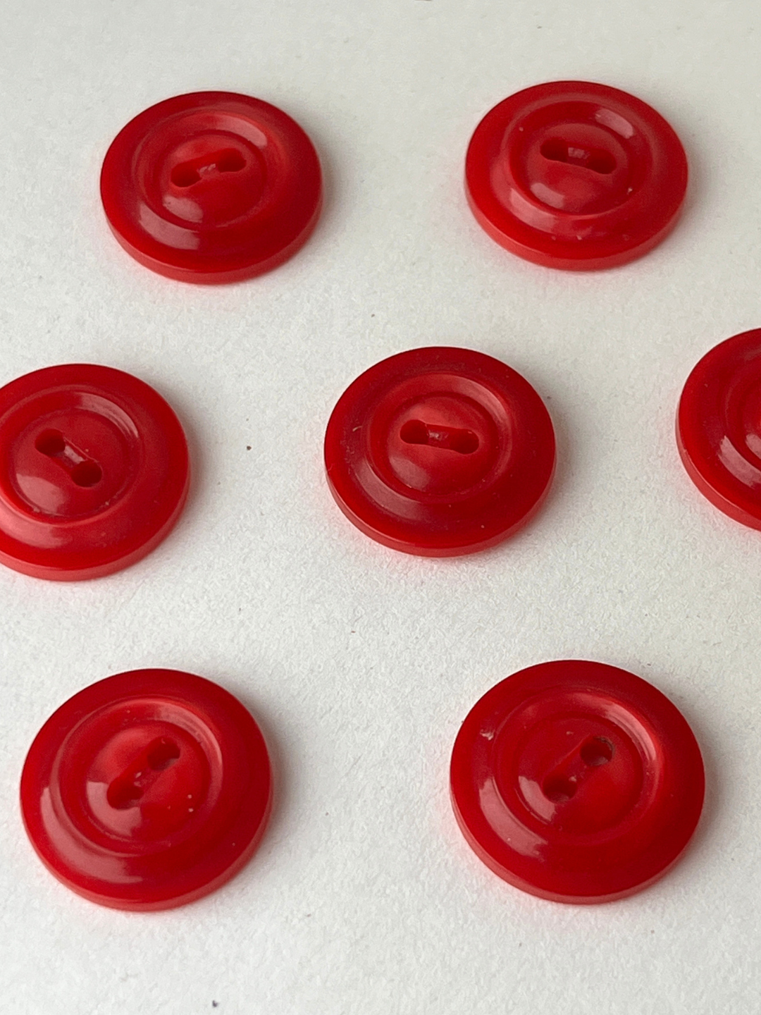 Red Buttons Ridged