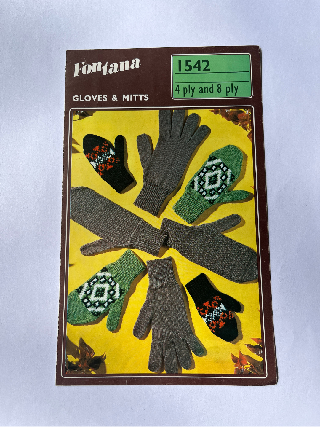 Vintage Fontana Knitting Pattern 1542 - Gloves & Mitts, 4 Ply and 8 Ply
