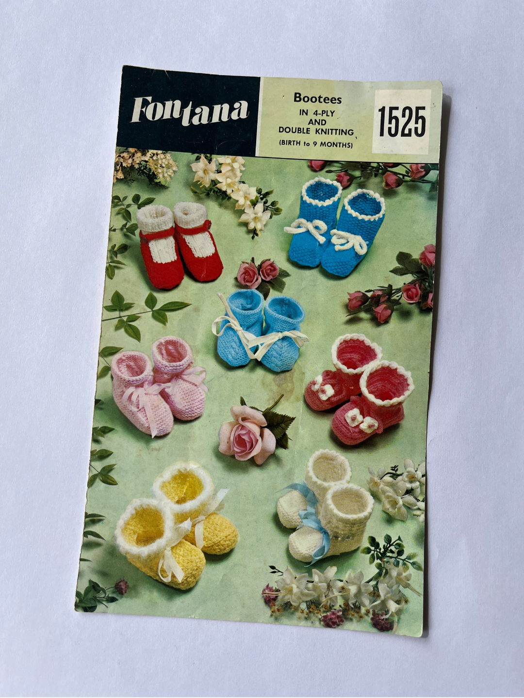 Vintage Fontana Knitting Pattern 1525 - Baby Bootees, 4 Ply & Double Knitting, Birth-9 Months
