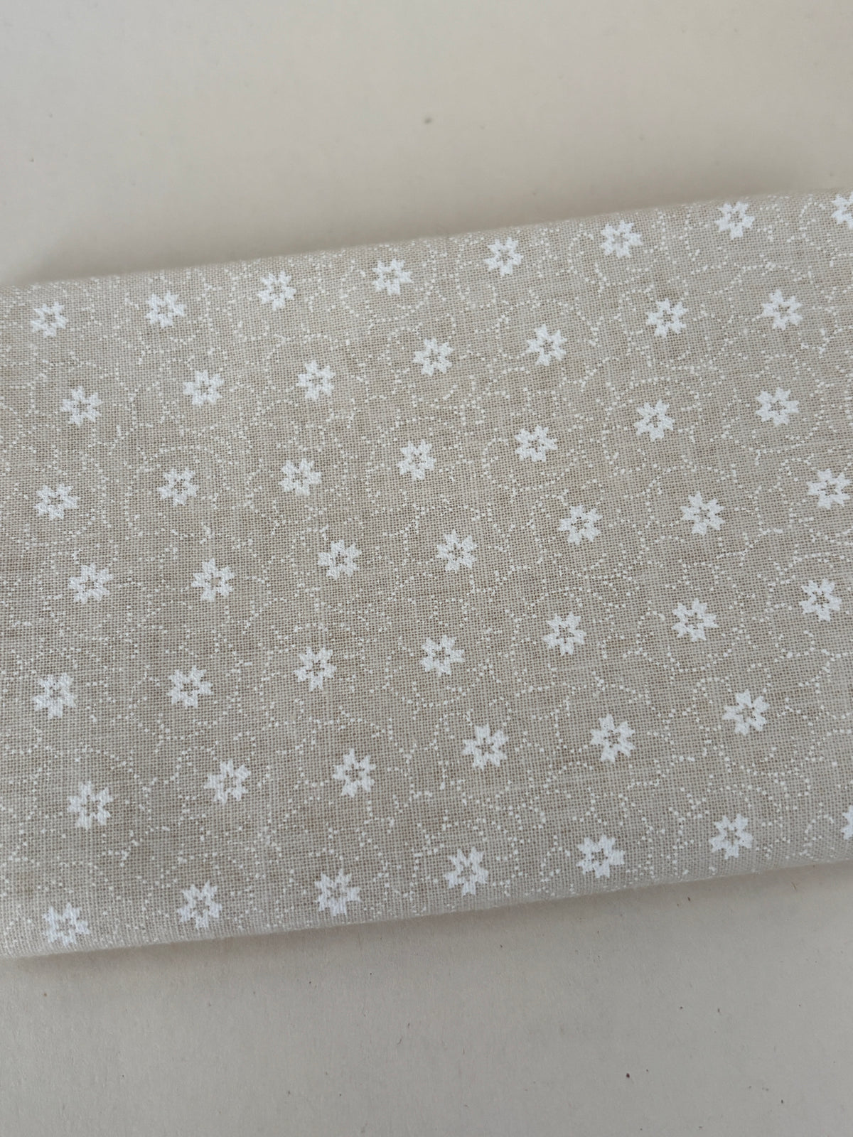 White Daisy Calico Patchwork Quilting Fabric